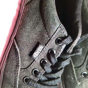 Experience the timeless style with these all canvans shoes